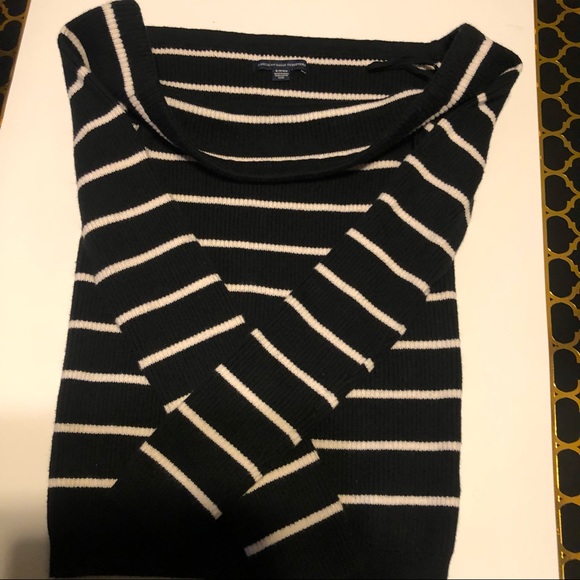 Woman’s American Eagle black & white stretchy Y2k cable knit striped sweater - Picture 3 of 4